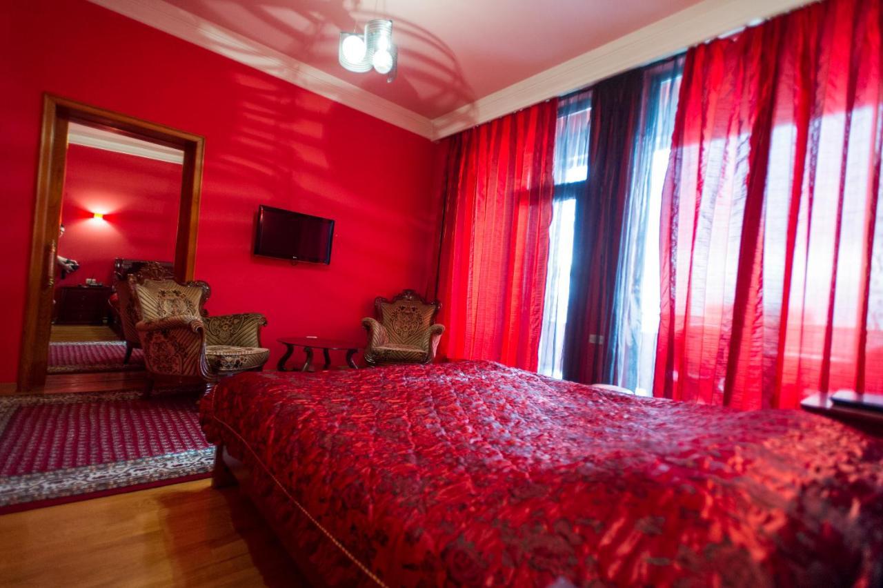 Hotel Amber Батуми Екстериор снимка