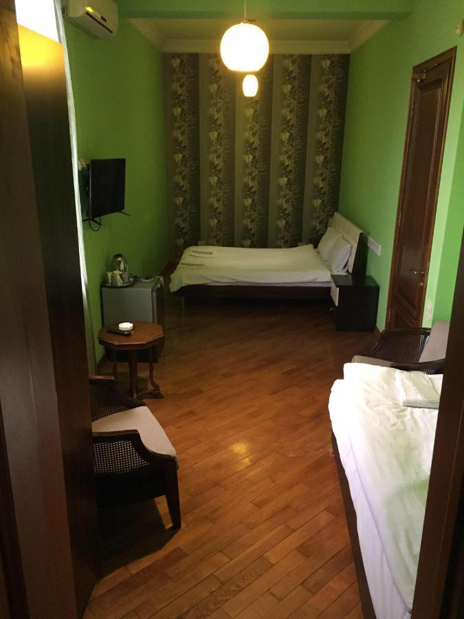 Hotel Amber Батуми Екстериор снимка