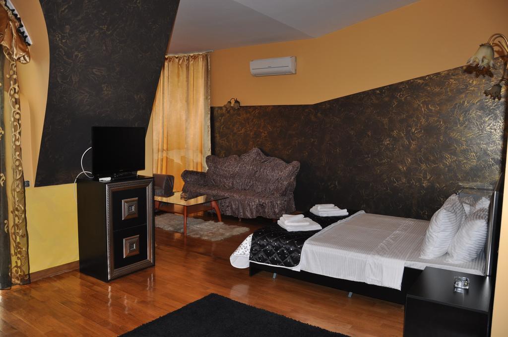 Hotel Amber Батуми Екстериор снимка