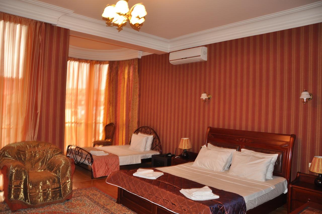 Hotel Amber Батуми Екстериор снимка