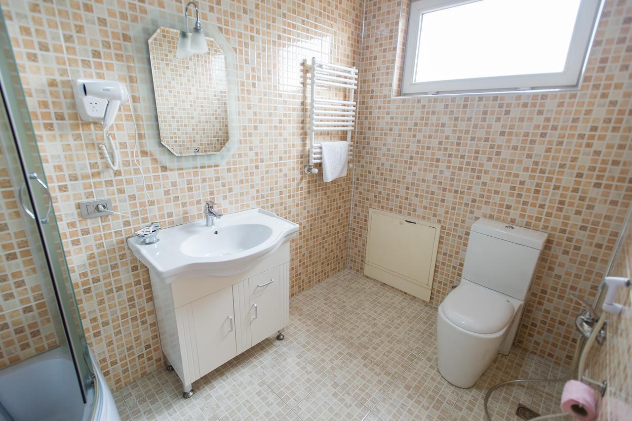 Hotel Amber Батуми Екстериор снимка