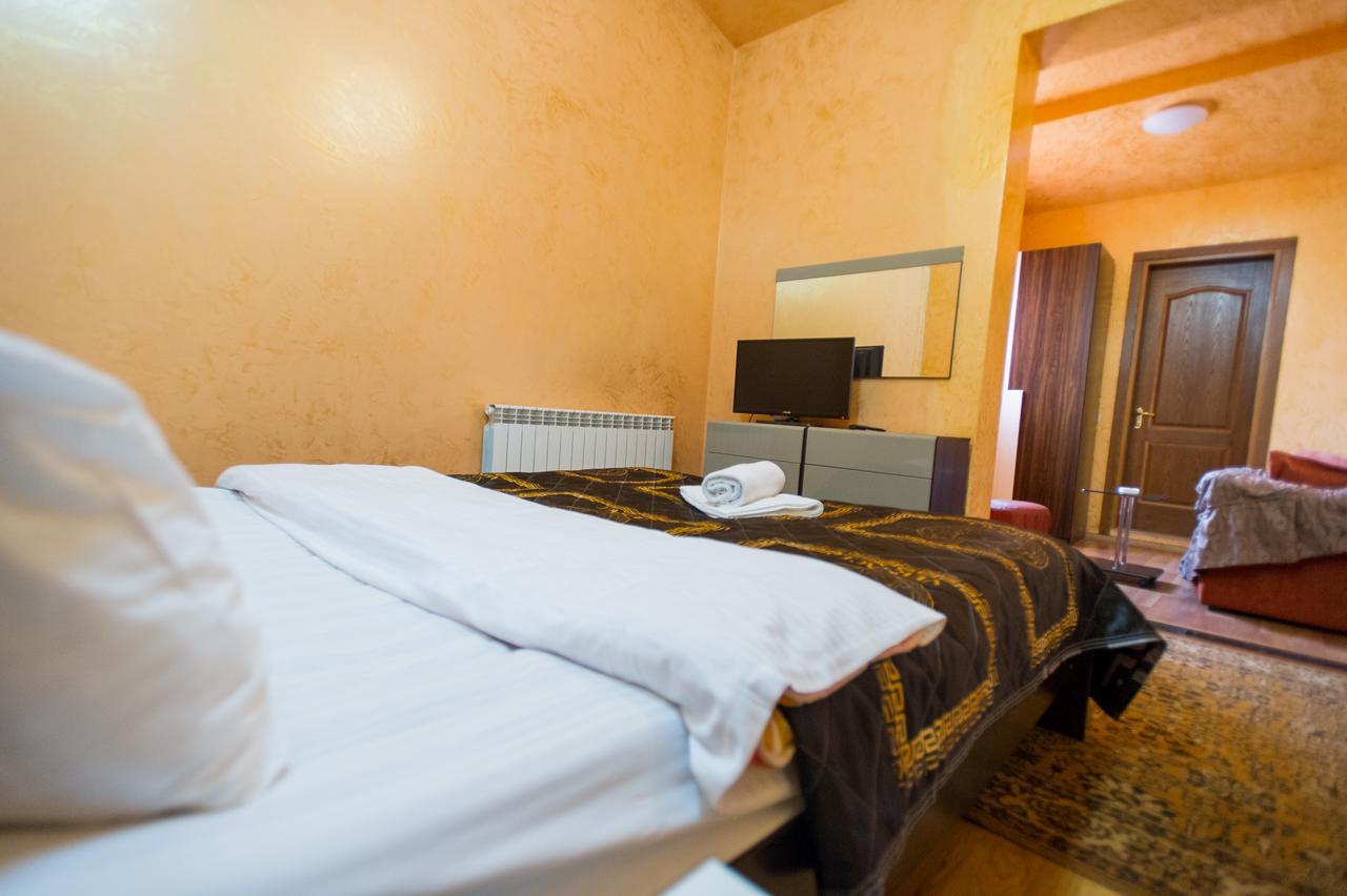 Hotel Amber Батуми Екстериор снимка