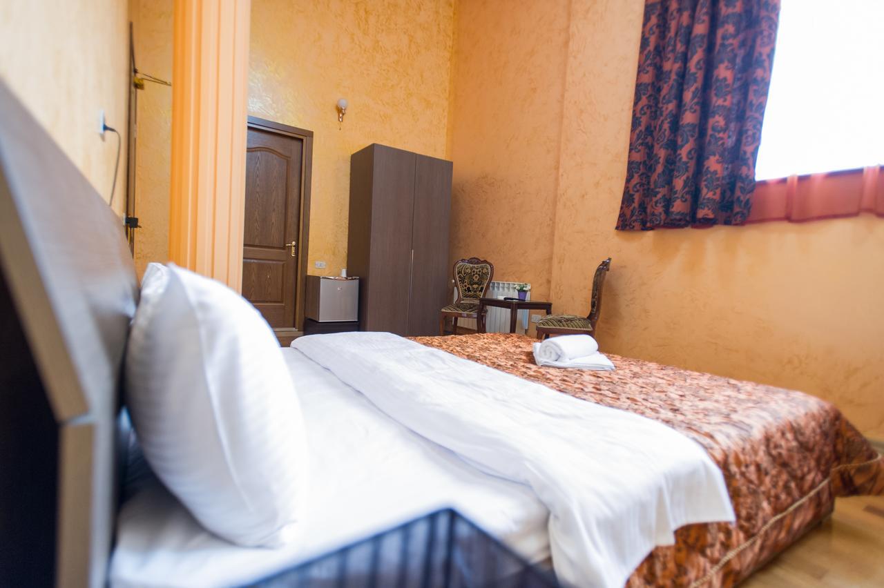 Hotel Amber Батуми Екстериор снимка