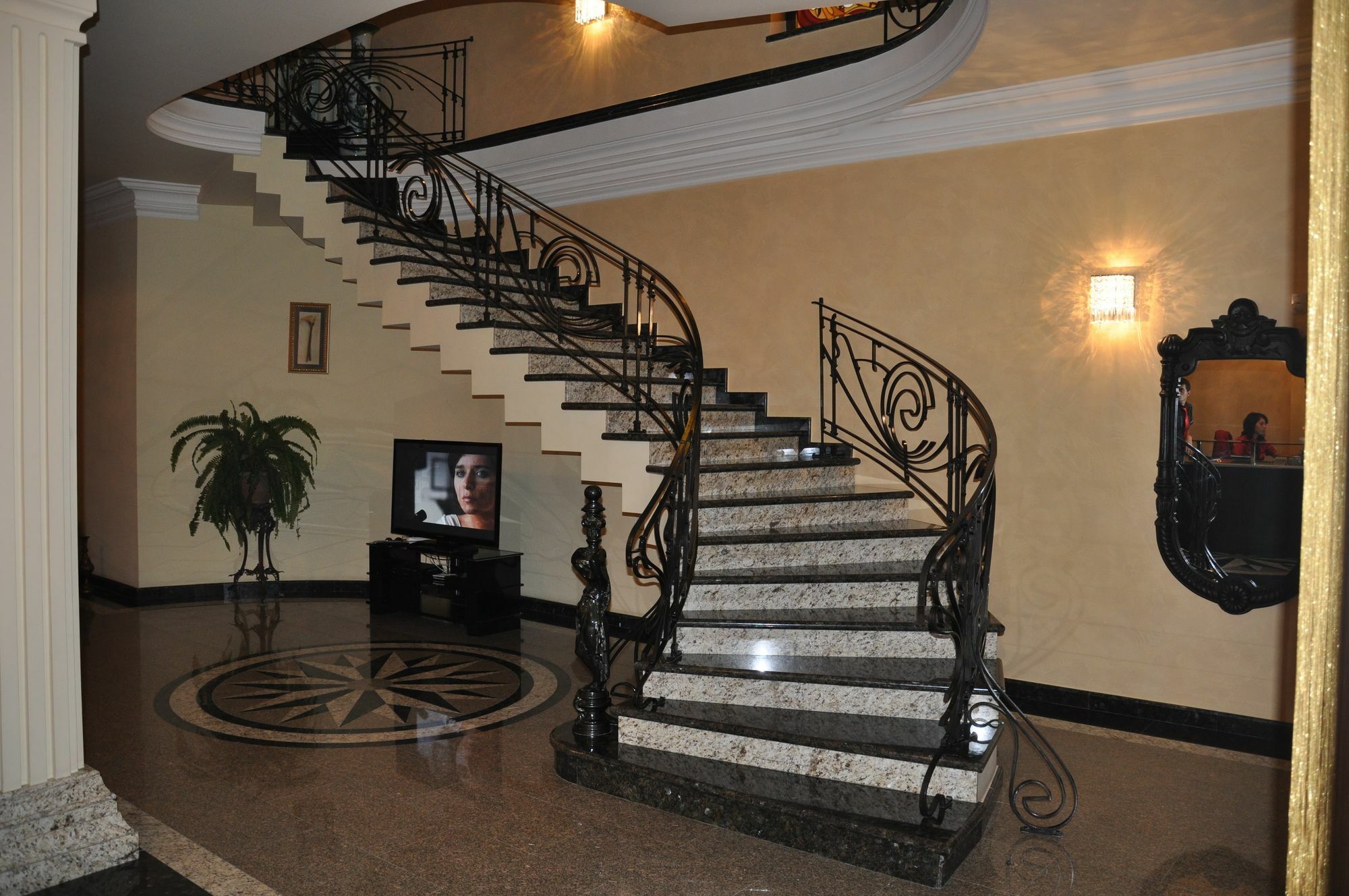 Hotel Amber Батуми Екстериор снимка