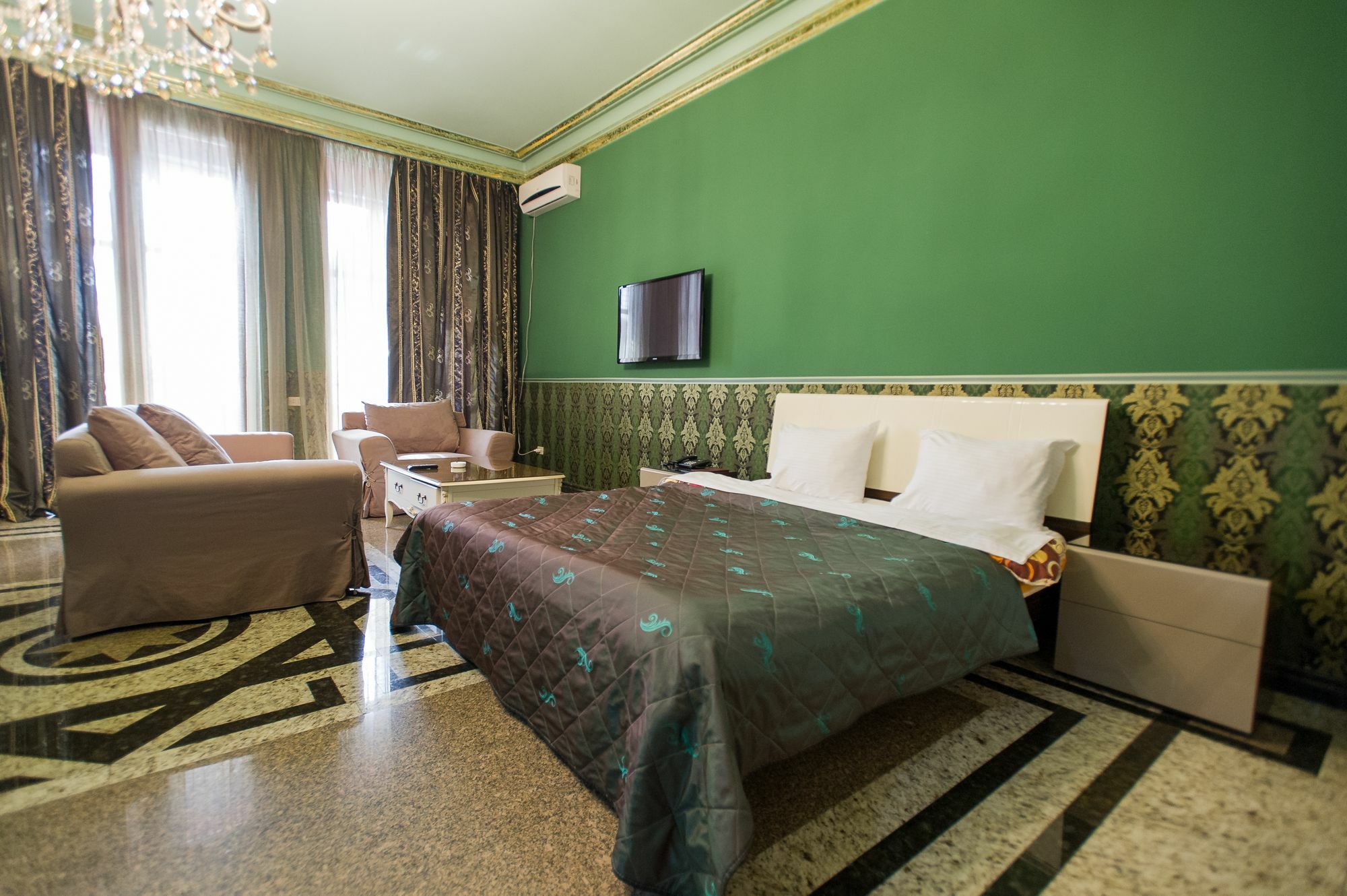 Hotel Amber Батуми Екстериор снимка